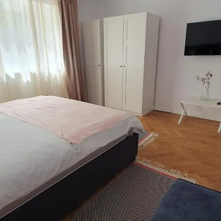 The Pines Serviced Apartments Braşov Exterior foto