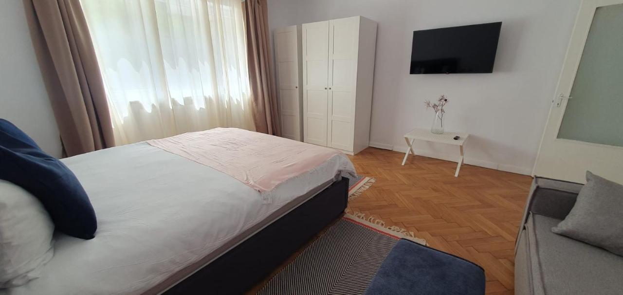 The Pines Serviced Apartamento *